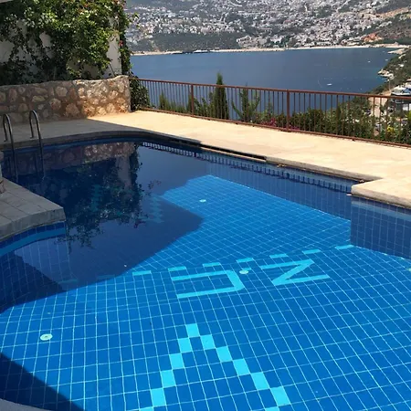 Zeyno Kas